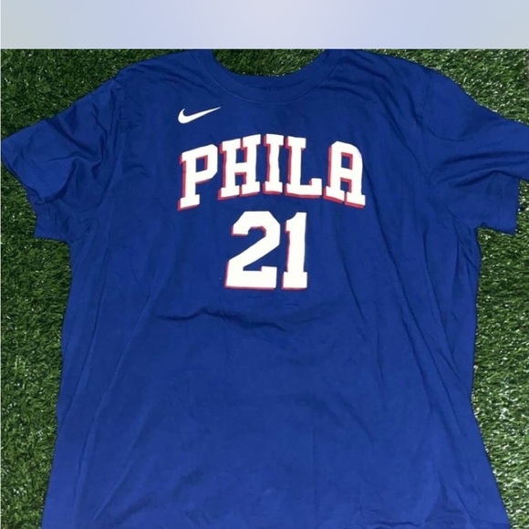 Nike Blue Graphic Tee - Picture 1 of 3